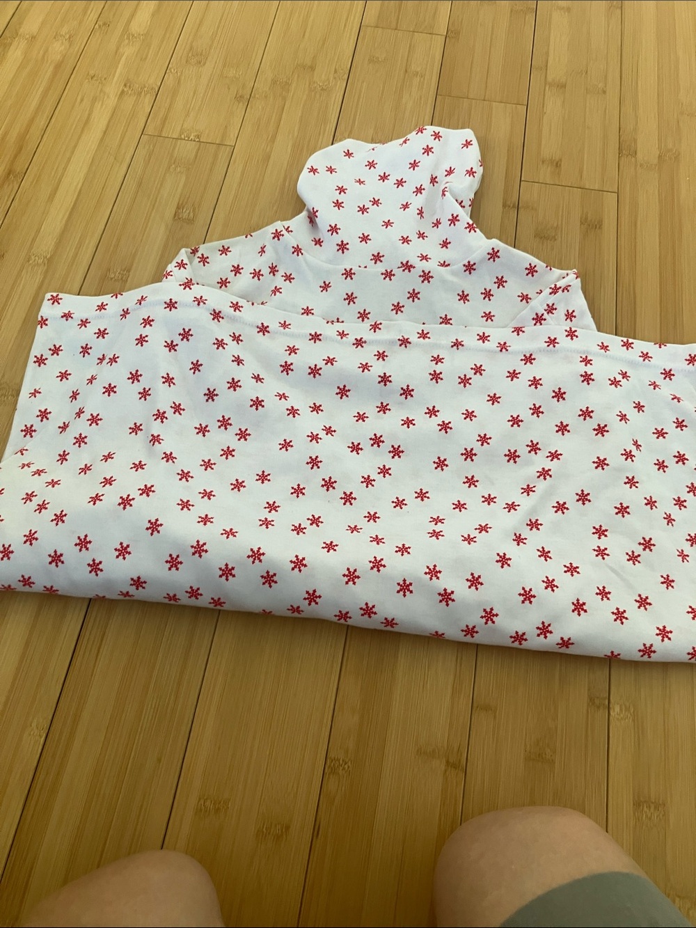 Women’s White Mock Neck Top with Red Daisy Print - Picture 8 of 10